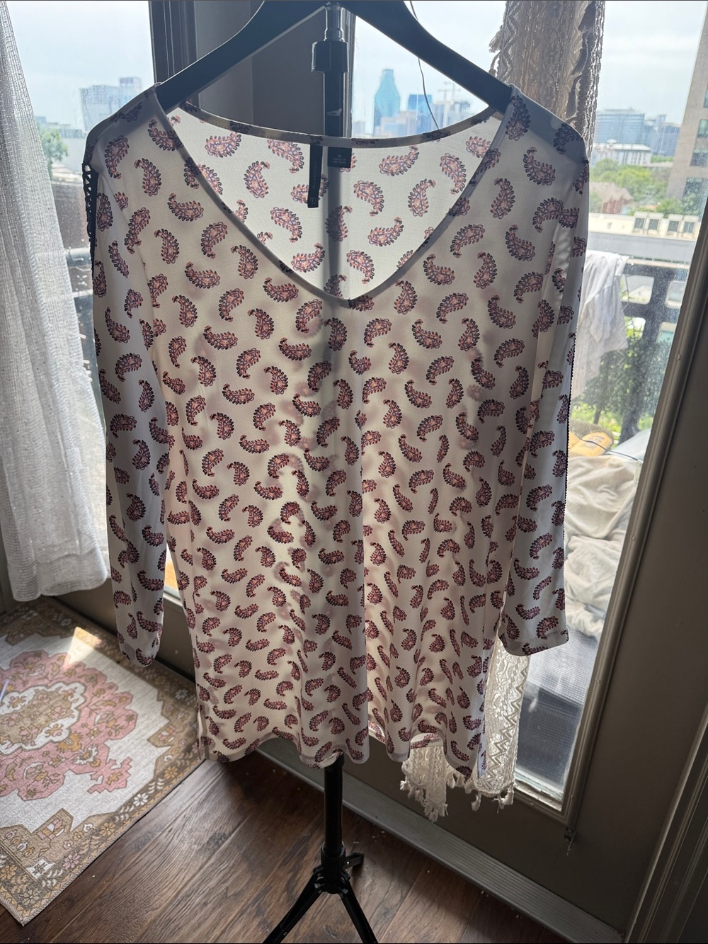 new directions White Sheer Paisley Print V-Neck Blouse